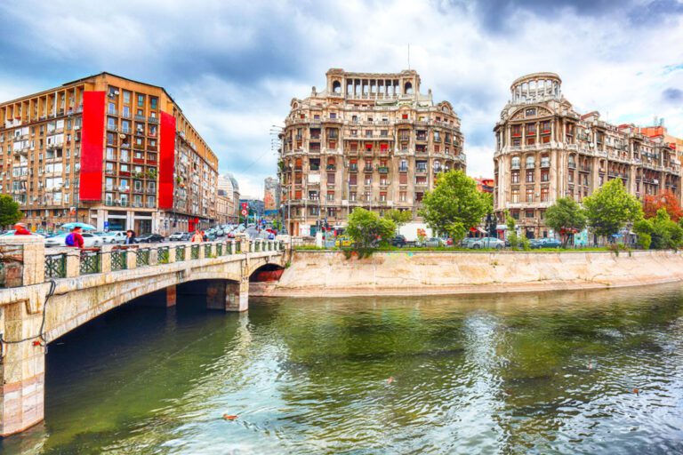 Read more about the article EXPLORING BUCHAREST