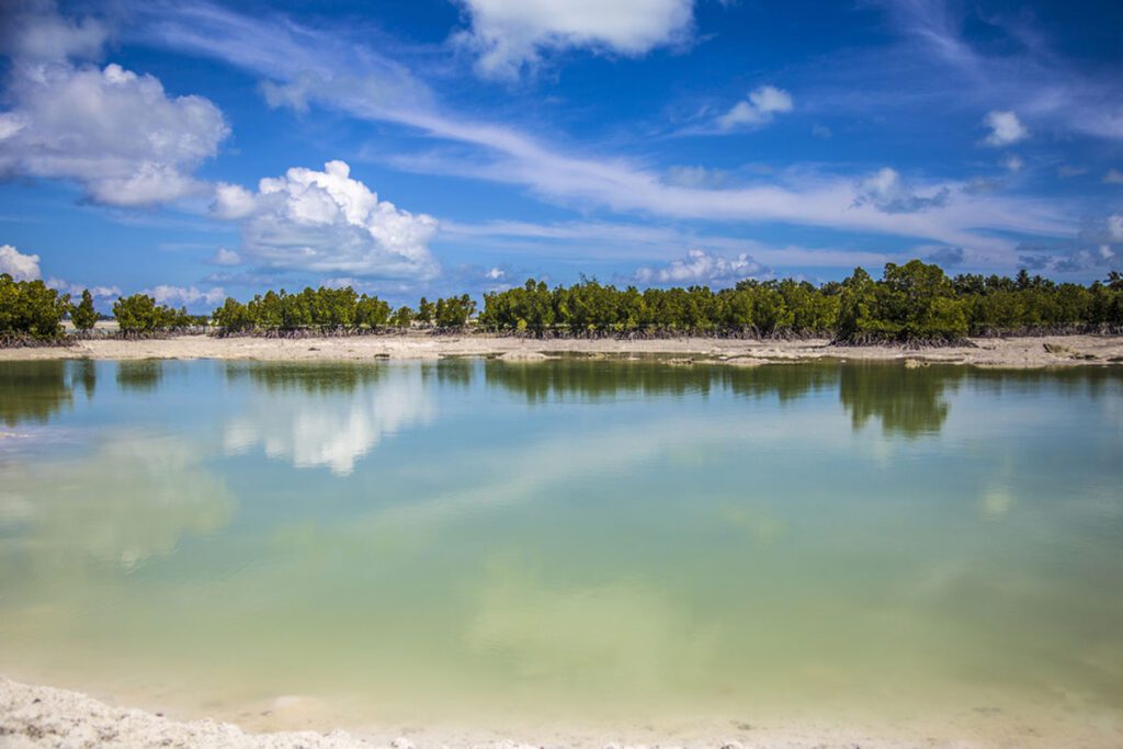 Blue and green lagoon in Tarawa